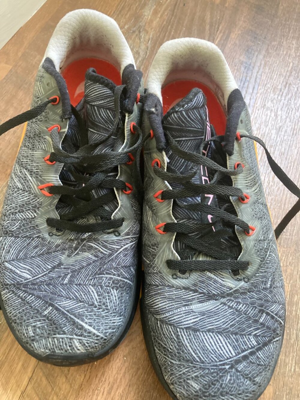 Nike Metcon Lifting Sneakers size 9.5